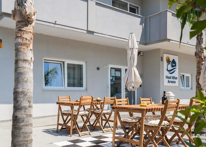 Host Wise Arvore 빌다도콘데